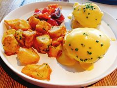 本尼迪鸡蛋配法式火腿-Mercato莫卡多露台餐厅与酒吧(K11店)