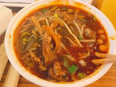 -荀记肉夹馍(三八家乐福店)