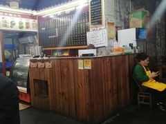 -裕新楼粉面馆·石磨手工粉(四方坪店)