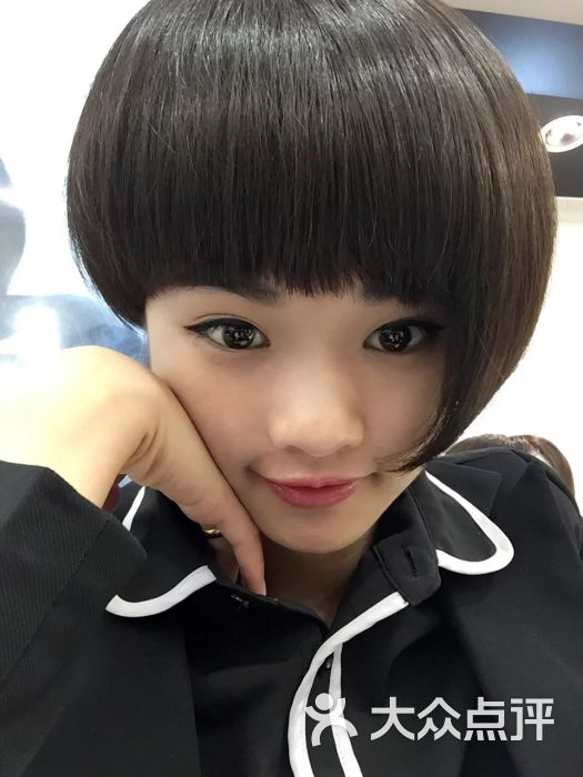 无意间逛万达的时候看到有这么个假发,女朋友