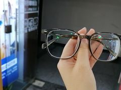 -视野联行眼镜·蔡司·依视路(省体育馆店)
