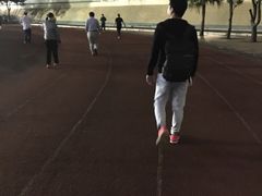 -燕子岗体育场
