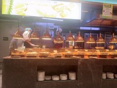 -金马门国际美食百汇(珞喻路店)