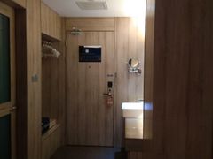 -西安大雁塔科技大学地铁站亚朵酒店