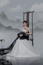 -雪中彩影婚纱摄影·微光艺术中心