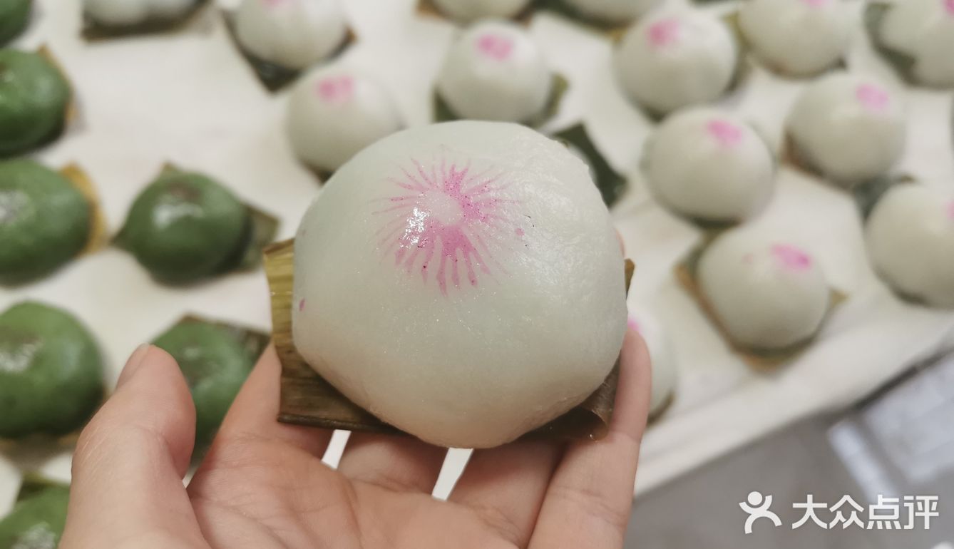 奶奶做的青团不过白色的不知道叫什么