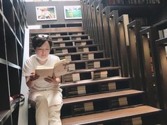 -钟书阁(松江泰晤士小镇店)