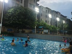 -矿泉游泳场