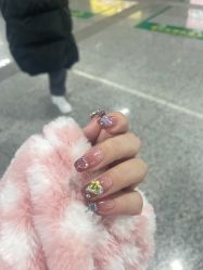 -UGIRL有个美甲