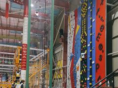 -天空之城蹦床攀岩运动馆·团建拓展·亲子游乐·生日派对(合肥店)
