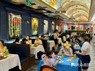 岳麓区诚悦假日酒店 均价200 离地铁口只有300米