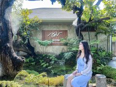 -Chom Cafe and Restaurant