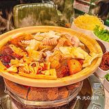 这朴实的牛杂煲肉都堆出来了…广州人这么能吃辣的吗⁉️  