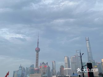 第三次来到上海 比起深圳还是觉得上海更繁华