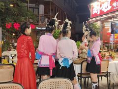 -刘姐啤酒鱼民族演艺餐厅(西街总店)