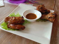 鸡翅-Eddie's披萨主题餐厅