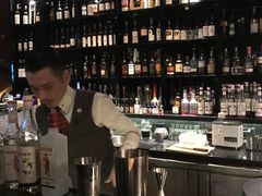 吧座，靓仔调酒师-礼途酒店·餐吧