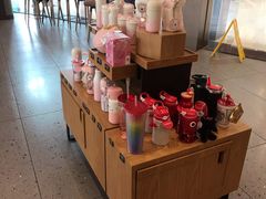 零售区-星巴克臻选(深圳龙华红山天虹店)