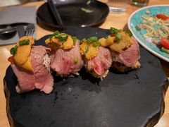 烤牛肉海胆寿司配海苔天妇罗-Ginger(兴国路店)