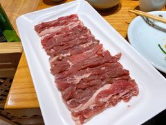 鲜切前肩肉-额尔敦传统涮.冰煮羊火锅(乌兰察布体育场店)