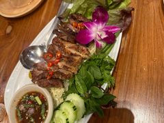 -Chom Cafe and Restaurant