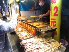 自助取餐区-东门町美食街