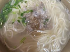 -亮亮面馆(经六路店)