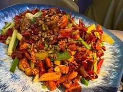 -伴山牛贵州黄牛肉火锅·苗疆非遗艺术餐厅(上海首店)