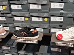 -New Balance(王府井奥莱·香江小镇店)