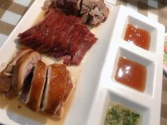 -新大咀港式茶餐厅(宝山万达店)