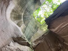 -伍山海滨石窟