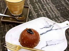 -UNI UNI(环亚凯瑟琳店)