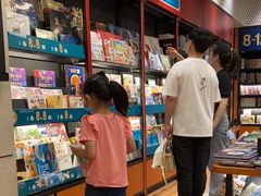 -西西弗书店&矢量咖啡(凯德晶萃广场店)