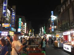 -六合夜市