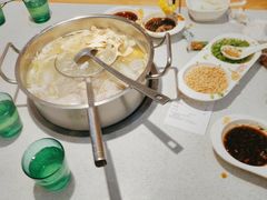 -浪里寻·臻牛养生牛肉火锅(方圆荟店)