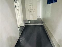 -蓝海豚游泳俱乐部(南京西路店)