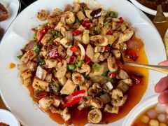 -大众跷脚牛肉馆·非遗传承单位(峨眉山店)