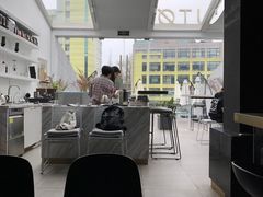 靠窗位-UNI UNI(环亚凯瑟琳店)