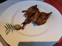 沙田玻璃乳鸽-馋遇江南·精致湖景雅宴(东方之门店)