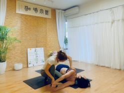 -闺蜜瑜伽·普拉提女性塑形馆