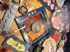 -老牌坊云南鱼豆花火锅(哈西万达店)
