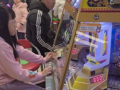 -爱玩嘉年华(龙湖曲江天街店)