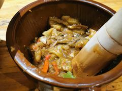 尖椒擂茄子-老滇山寨•云南特色菜•地方菜•民族风情歌舞表演(金碧店)