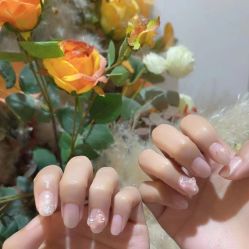 -花系美·美甲美睫精品店
