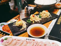 -老牌坊云南鱼豆花火锅(哈西万达店)