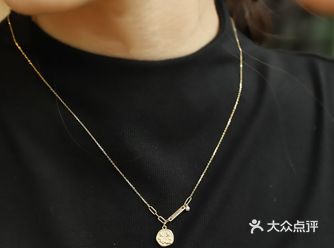 前段时间我一直觉得需要有一件礼物去纪念我的学生时代