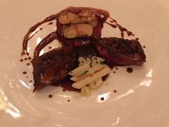烤鸽胸肉配鹅肝和土豆-Caprice(香港四季酒店)