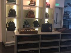 -东荟城名店仓