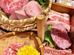 -山川小町·极番烧肉(新地假日广场店)