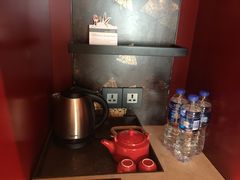 吧台--惊艳的茶具-上海崇明金茂凯悦酒店